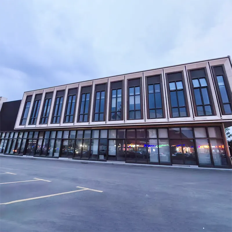 Что такое навесное стекло и как оно может преобразить современные коммерческие здания